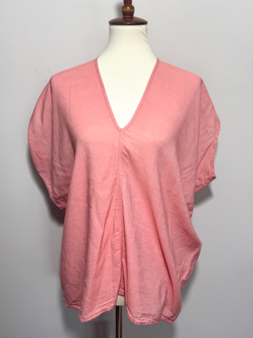 Natalie Busby Deep V-Neck Linen Blend Top Size Medium